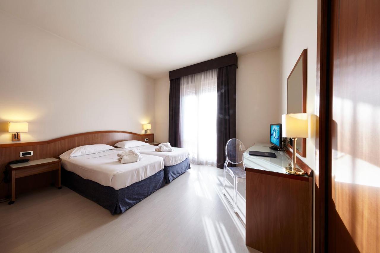 Hotel Aqua 3*